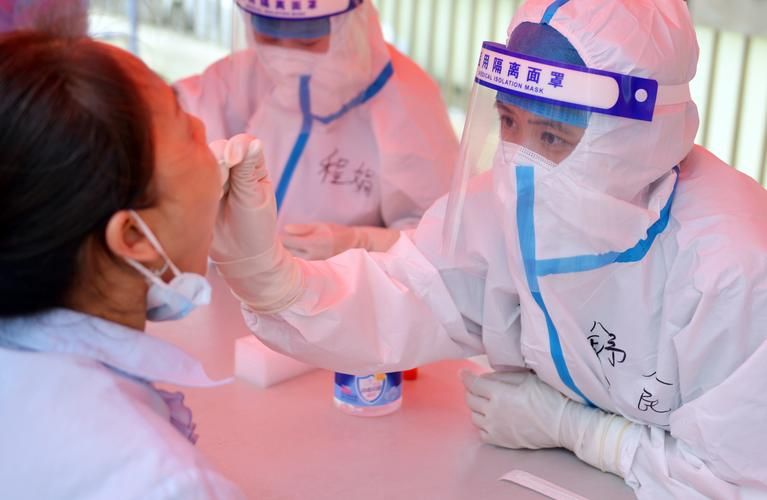 31省区市新增15例核酸阳性及8例无症状/31省份新增1例本土无症状