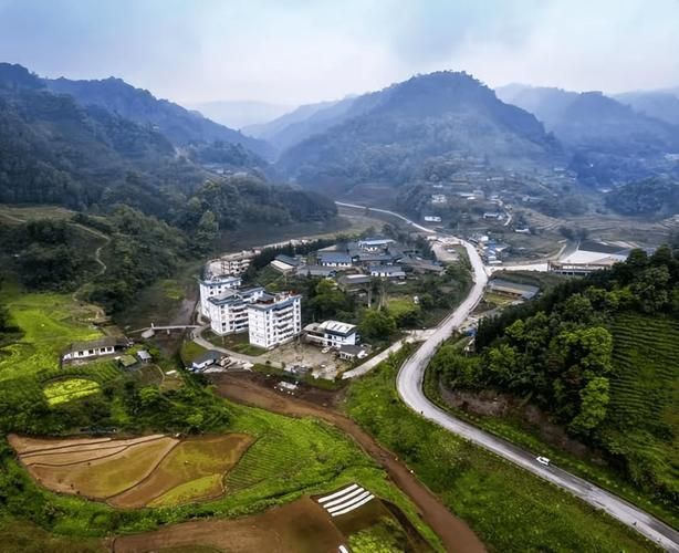 专家:马边彝族自治县每年或现多个感染高峰:马边彝族自治县宣传片