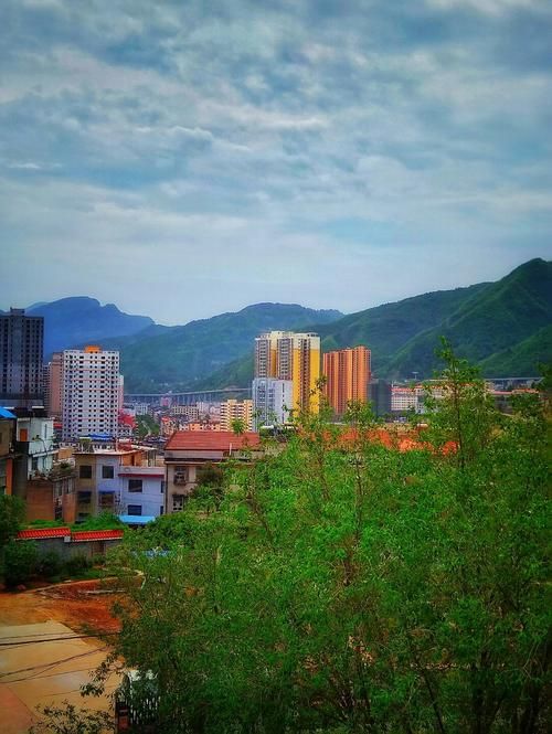 湖北襄阳保康县最新曲线图表：寻找同轨迹人员:襄阳保康地图全图